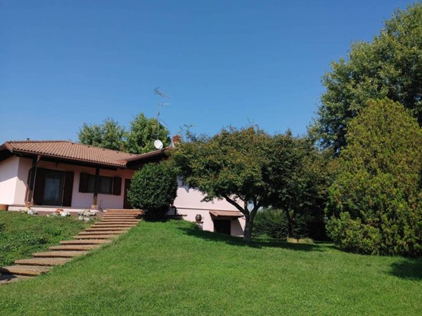 casa indipendente in vendita a Villata