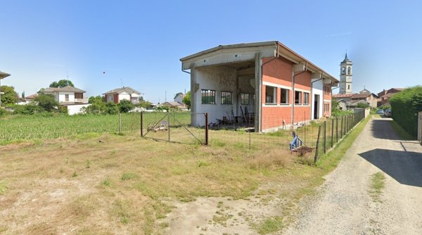 locale di sgombero in vendita a Villata