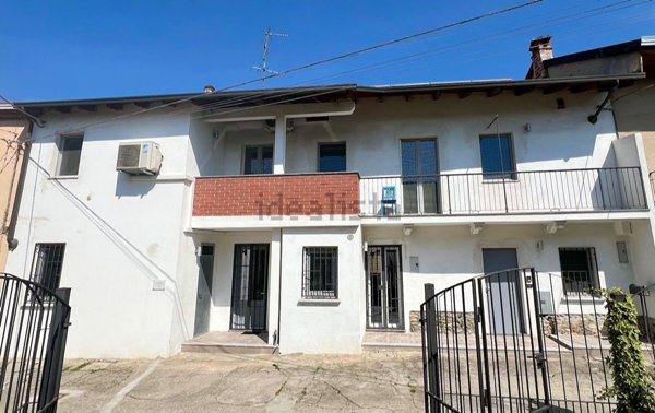 casa indipendente in vendita a Villata