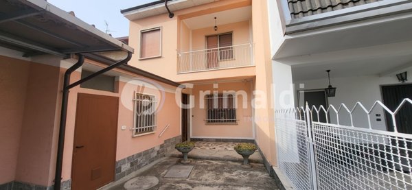 casa indipendente in vendita a Villata