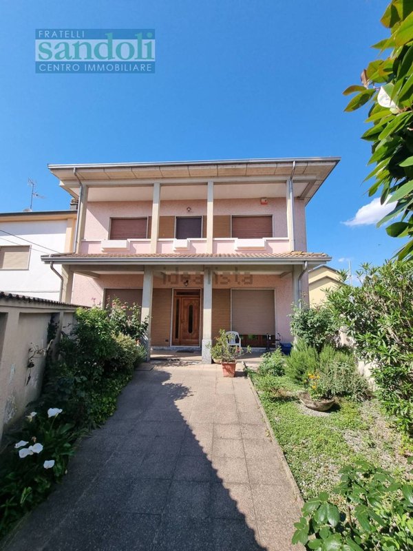 casa indipendente in vendita a Villata