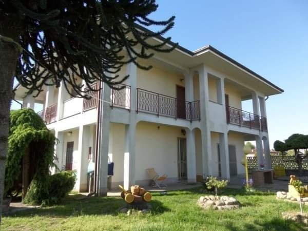 casa indipendente in vendita a Villata