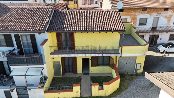 casa indipendente in vendita a Villata