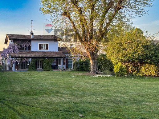 casa indipendente in vendita a Villata