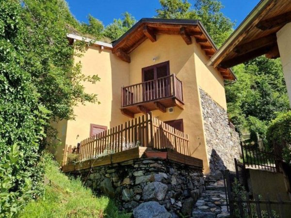 casa indipendente in vendita a Vocca in zona Sassiglioni