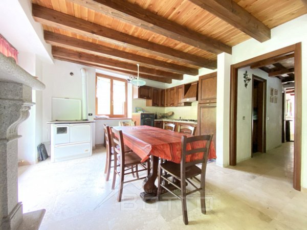 casa indipendente in vendita ad Alto Sermenza in zona Ferrate