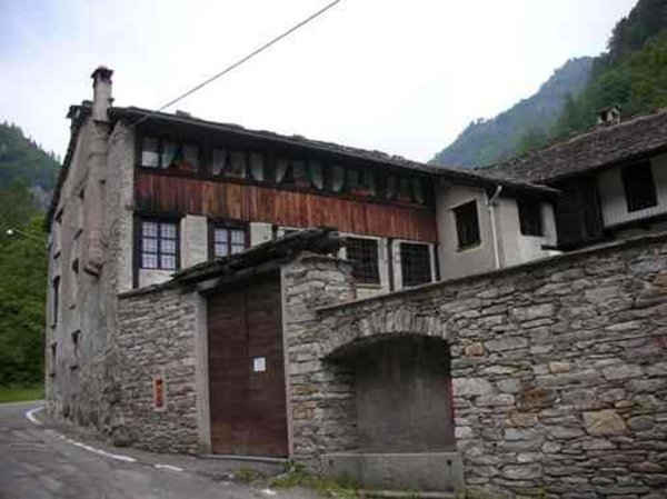 casa indipendente in vendita ad Alto Sermenza in zona Rimasco