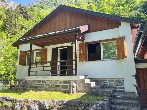 casa indipendente in vendita ad Alto Sermenza in zona Rimasco