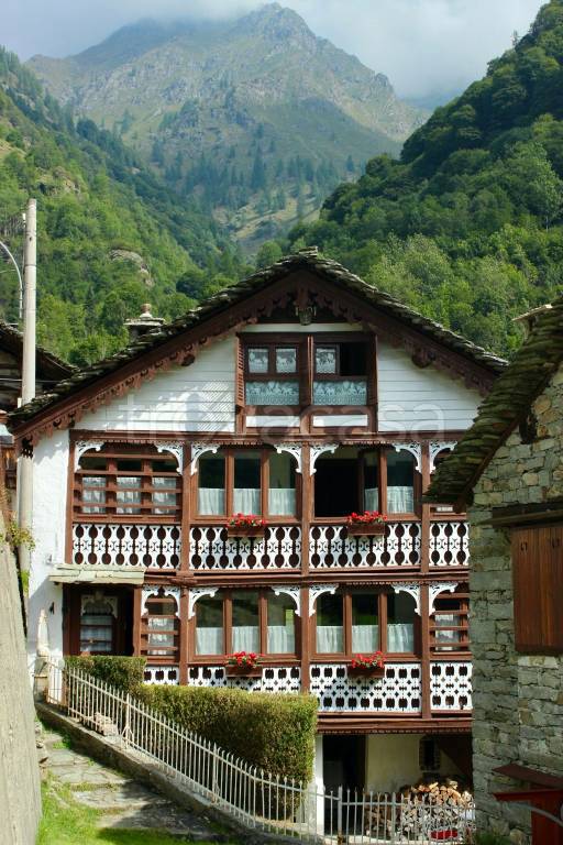 casa indipendente in vendita ad Alto Sermenza in zona Ferrate