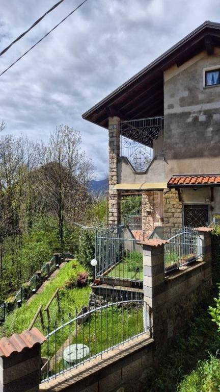 casa indipendente in vendita a Cellio con Breia in zona Morondo