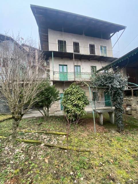 casa indipendente in vendita a Cellio con Breia in zona Castagneia
