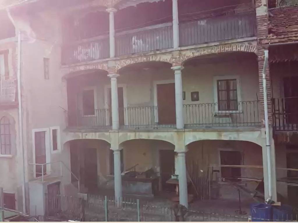 casa indipendente in vendita a Cellio con Breia in zona Castagneia