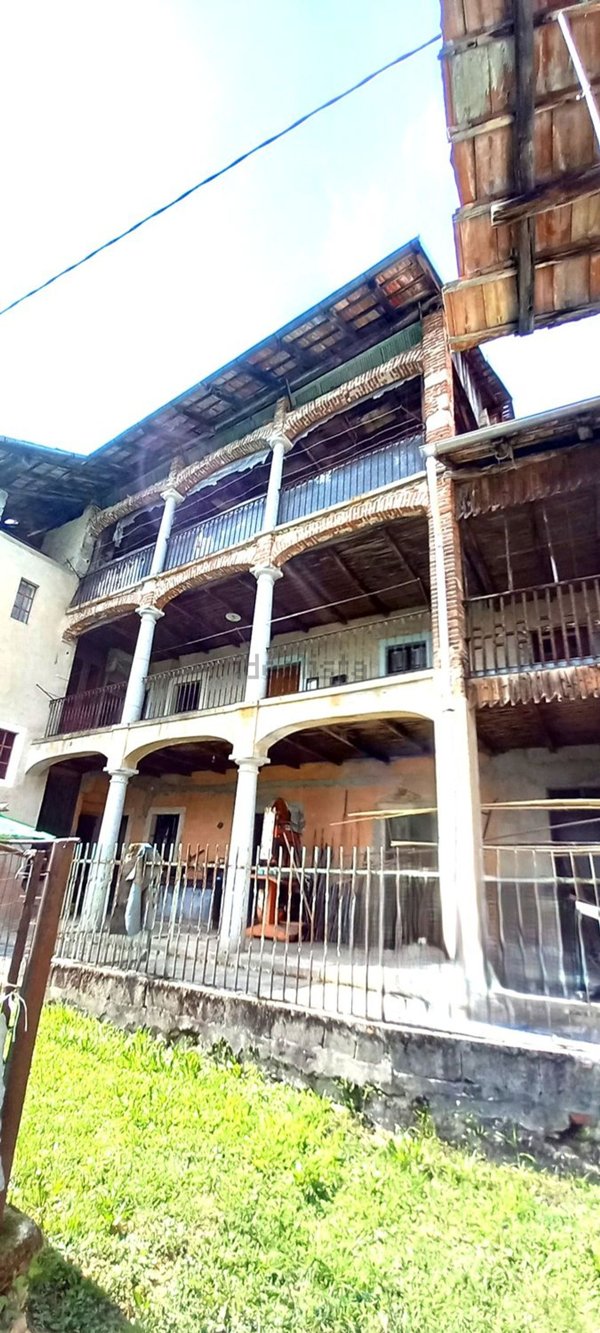 esavano in vendita a Cellio con Breia in zona Castagneia