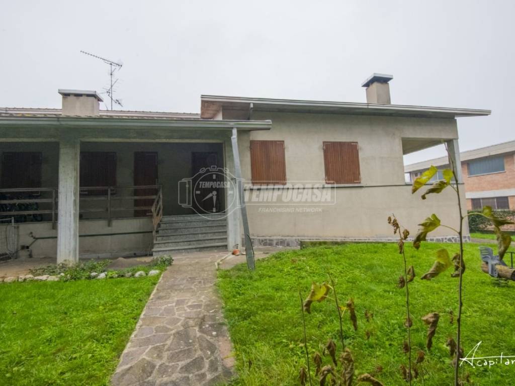 casa indipendente in vendita ad Albinea