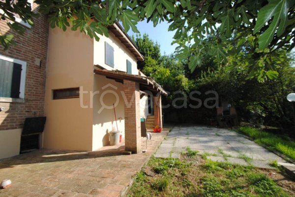 casa indipendente in vendita ad Albinea in zona Montericco