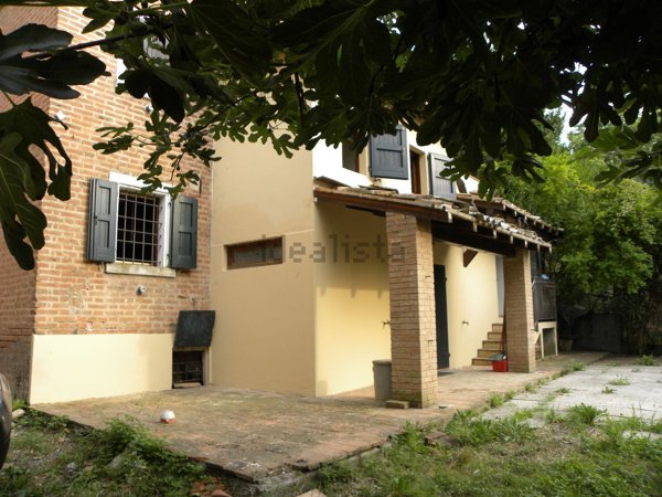 casa indipendente in vendita ad Albinea in zona Montericco