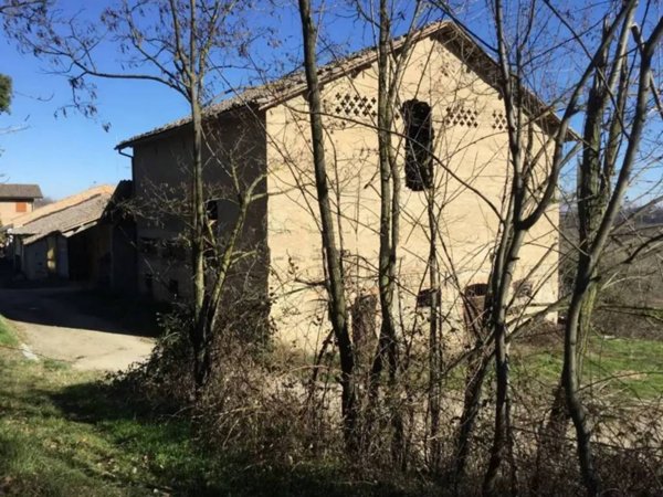 casa indipendente in vendita ad Albinea in zona Broletto