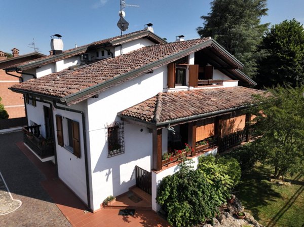 casa indipendente in vendita ad Albinea in zona Borzano