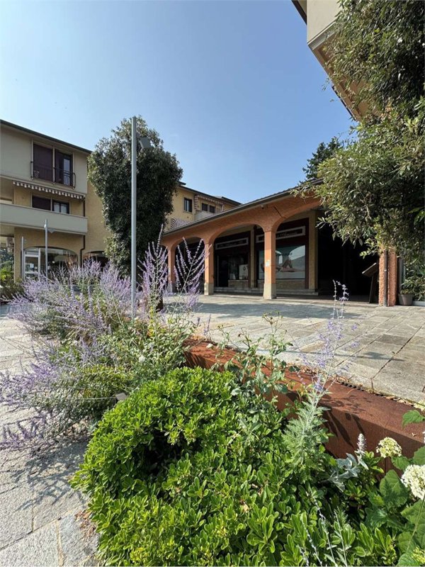 negozio in vendita ad Albinea