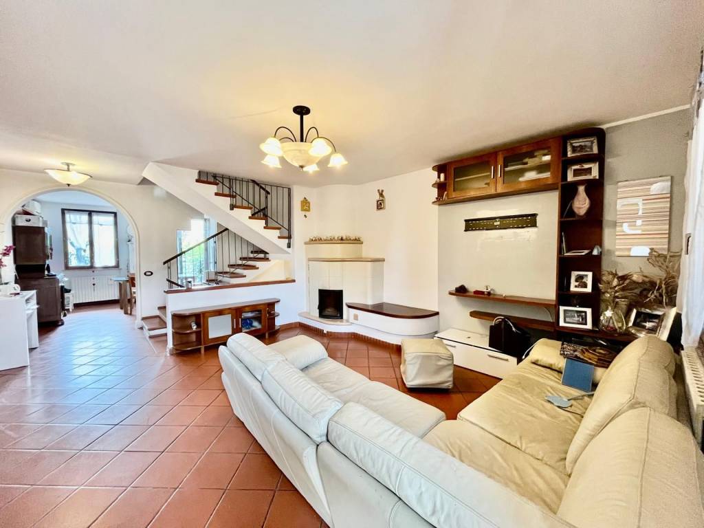 casa indipendente in vendita ad Albinea in zona Borzano