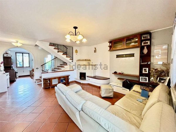 casa indipendente in vendita ad Albinea in zona Borzano