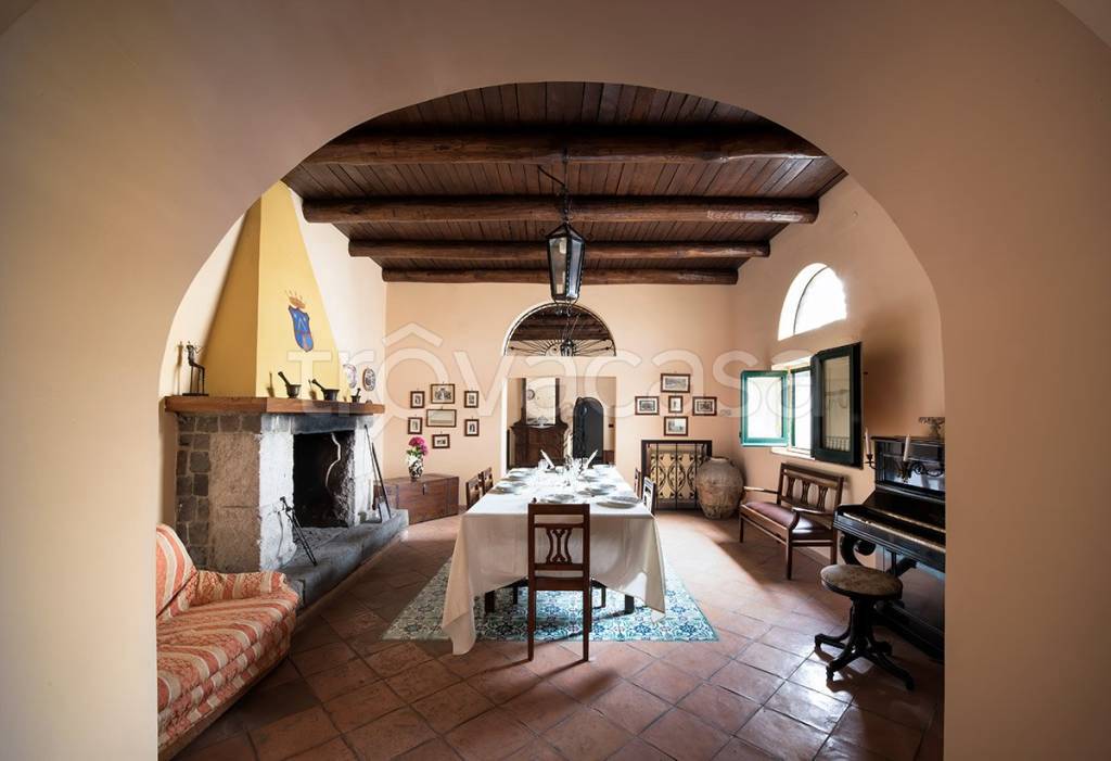 casa indipendente in vendita ad Albinea in zona Borzano