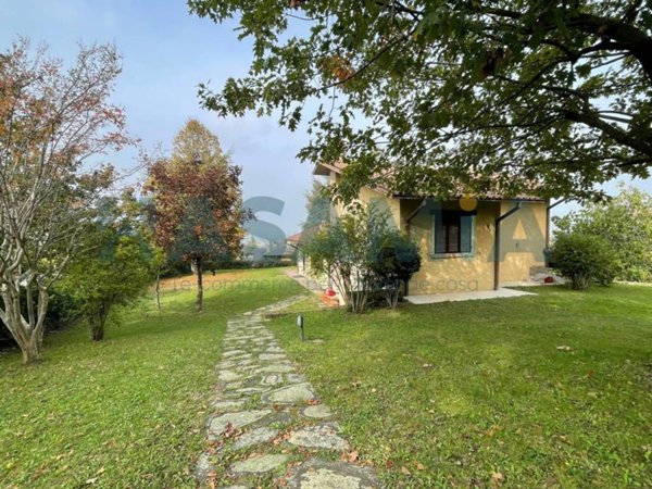 casa indipendente in vendita ad Albinea in zona Gameda