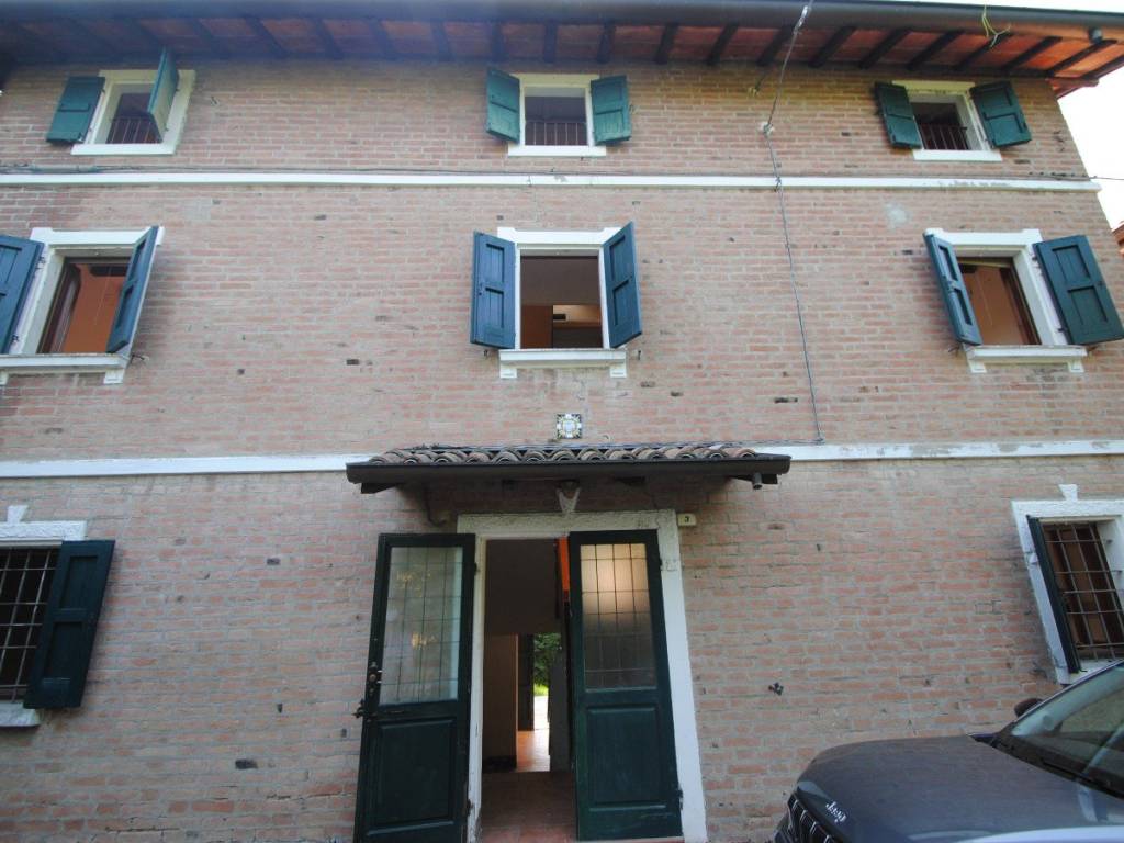 casa indipendente in vendita ad Albinea in zona Montericco