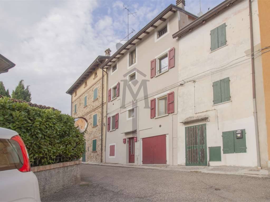 appartamento in vendita ad Albinea in zona Borzano