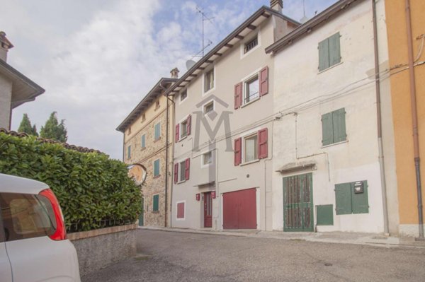 appartamento in vendita ad Albinea in zona Borzano