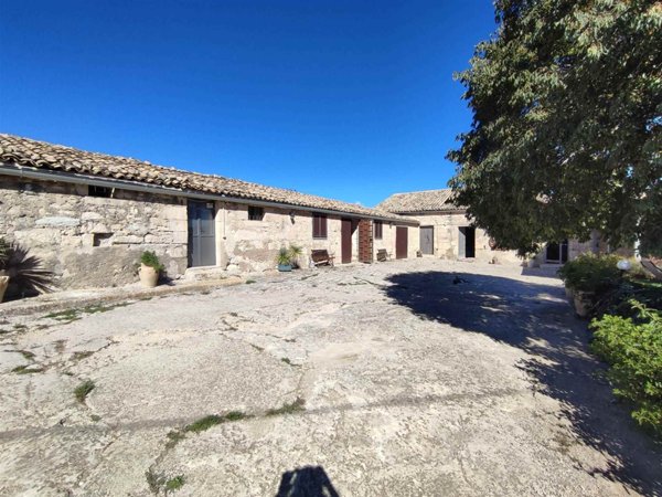 casa indipendente in vendita ad Albinea in zona San Giacomo