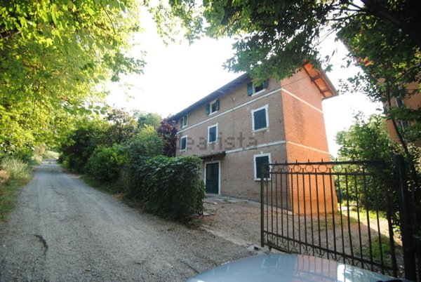 casa indipendente in vendita ad Albinea in zona Montericco