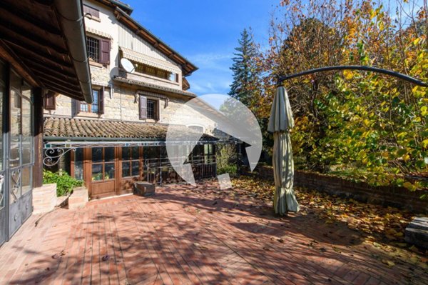 casa indipendente in vendita ad Albinea in zona Borzano