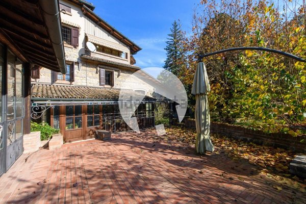 casa indipendente in vendita ad Albinea in zona Borzano