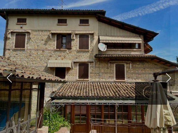 casa indipendente in vendita ad Albinea in zona Borzano