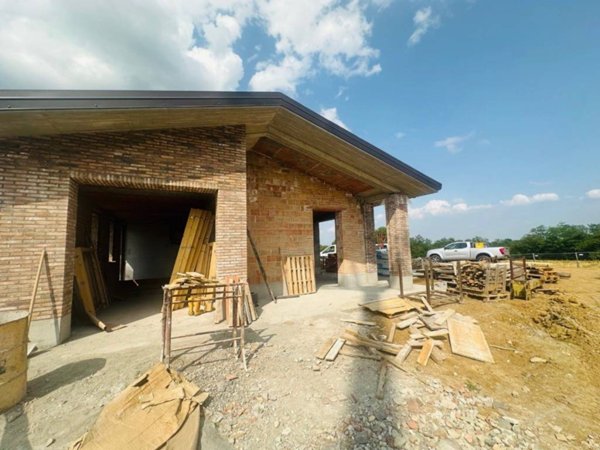 casa indipendente in vendita ad Albinea