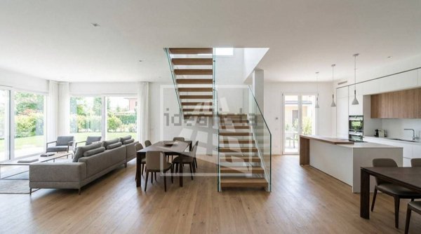 casa indipendente in vendita ad Albinea