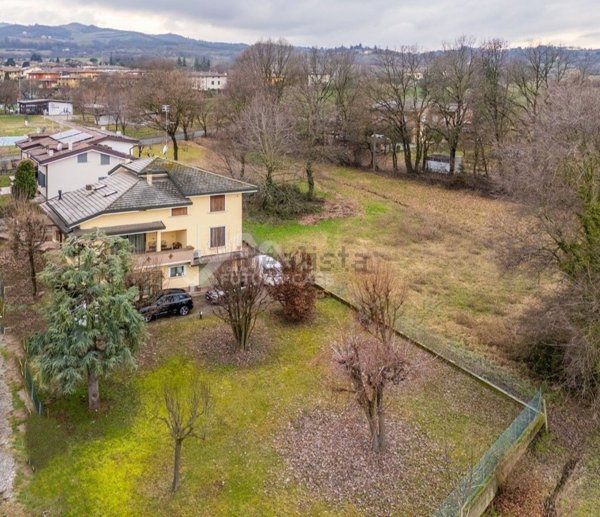 casa indipendente in vendita ad Albinea in zona Borzano
