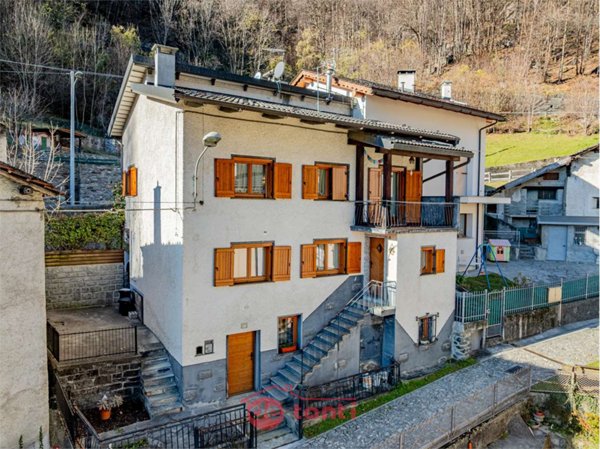 casa indipendente in vendita ad Albinea in zona San Giacomo