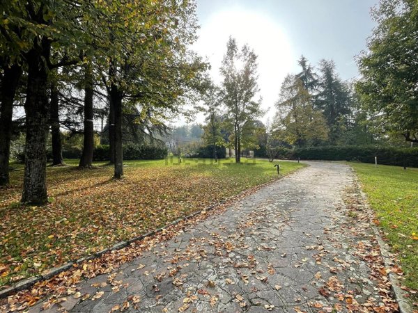 casa indipendente in vendita ad Albinea in zona Borzano