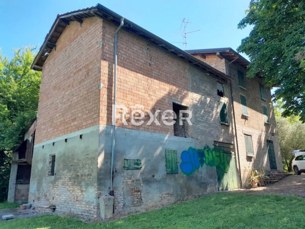 casa indipendente in vendita ad Albinea in zona Pareto di Sotto