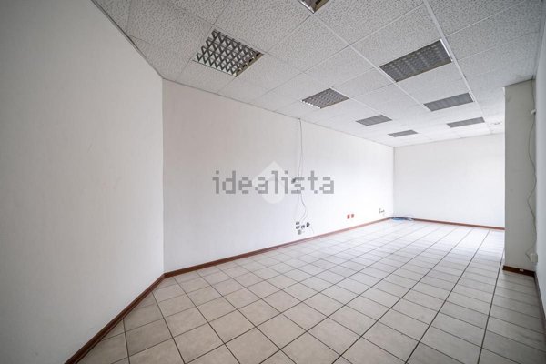 locale commerciale in vendita ad Albinea
