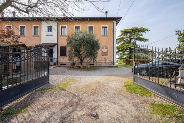 appartamento in vendita ad Albinea in zona Borzano