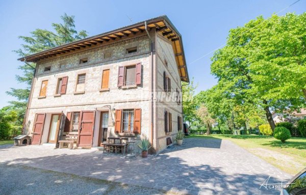 casa indipendente in vendita ad Albinea in zona Pareto di Sotto