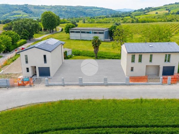 casa indipendente in vendita ad Albinea in zona Borzano