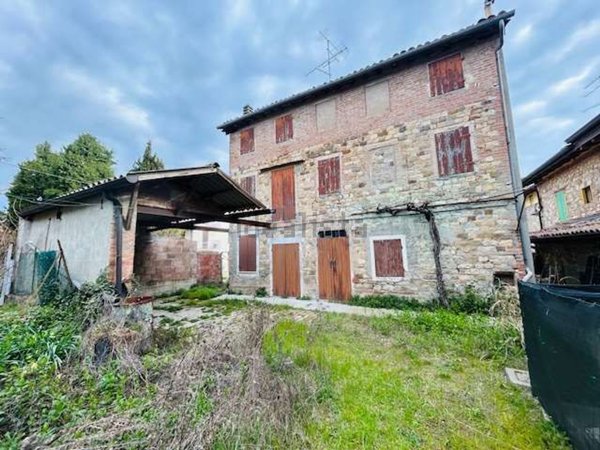 casa indipendente in vendita ad Albinea in zona Borzano