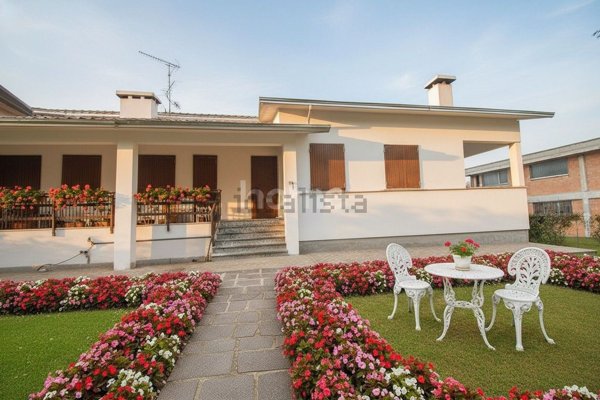 casa indipendente in vendita ad Albinea