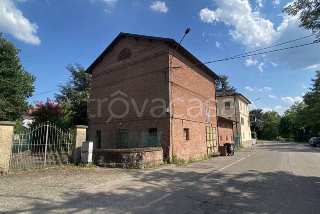 negozio in vendita ad Albinea