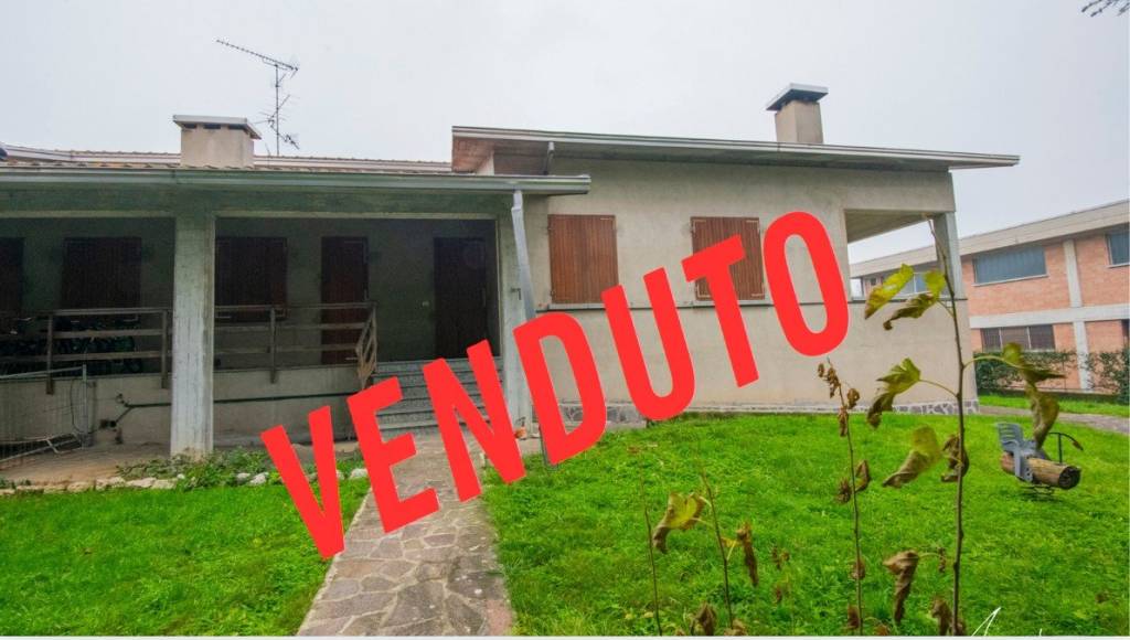 casa indipendente in vendita ad Albinea