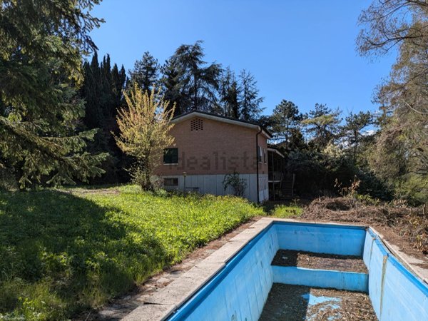 casa indipendente in vendita ad Albinea in zona Broletto